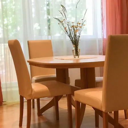 Apartment Paradise *